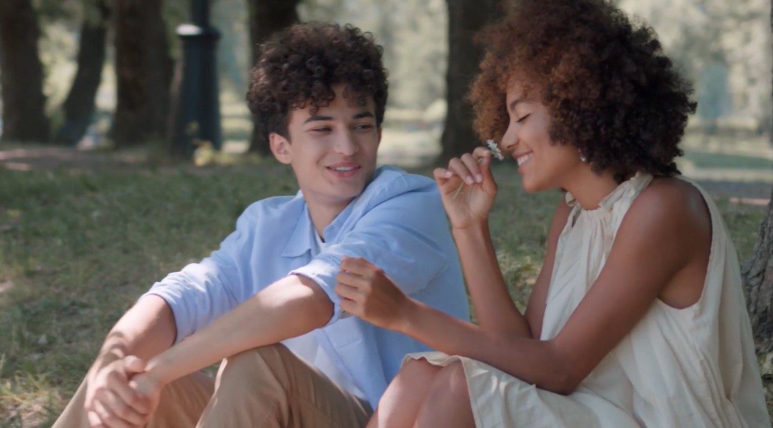 Leia mais sobre o artigo Especialista alerta: namoro precoce pode trazer sérios riscos à infância