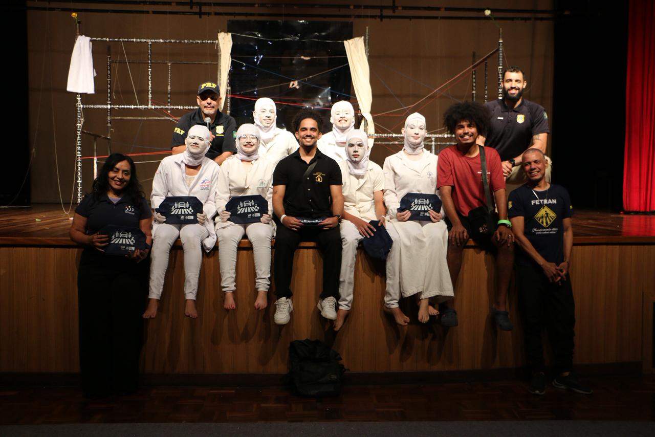 No momento, você está visualizando Artistas de Campo Verde são destaques no FETRAN com apresentações cheias de criatividade e conscientização