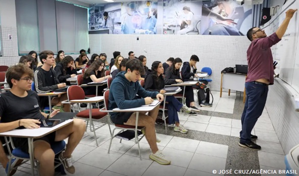 Desenrola Fies: estudante pode renegociar dívida a partir desta quarta