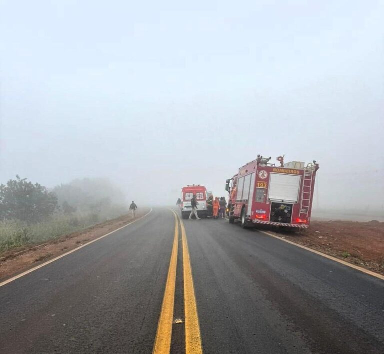 Corpo de Bombeiros socorre vítimas de acidente na BR-070 em Primavera do Leste