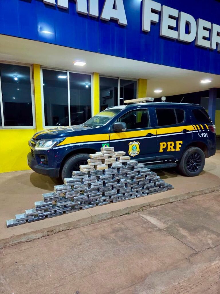 PRF apreende mais de 120 quilos de droga dentro de caminhão-cegonha em Campo Verde