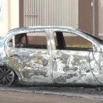 Mulher é suspeita de ameaçar marido com faca e atear fogo em carro após suposta traição